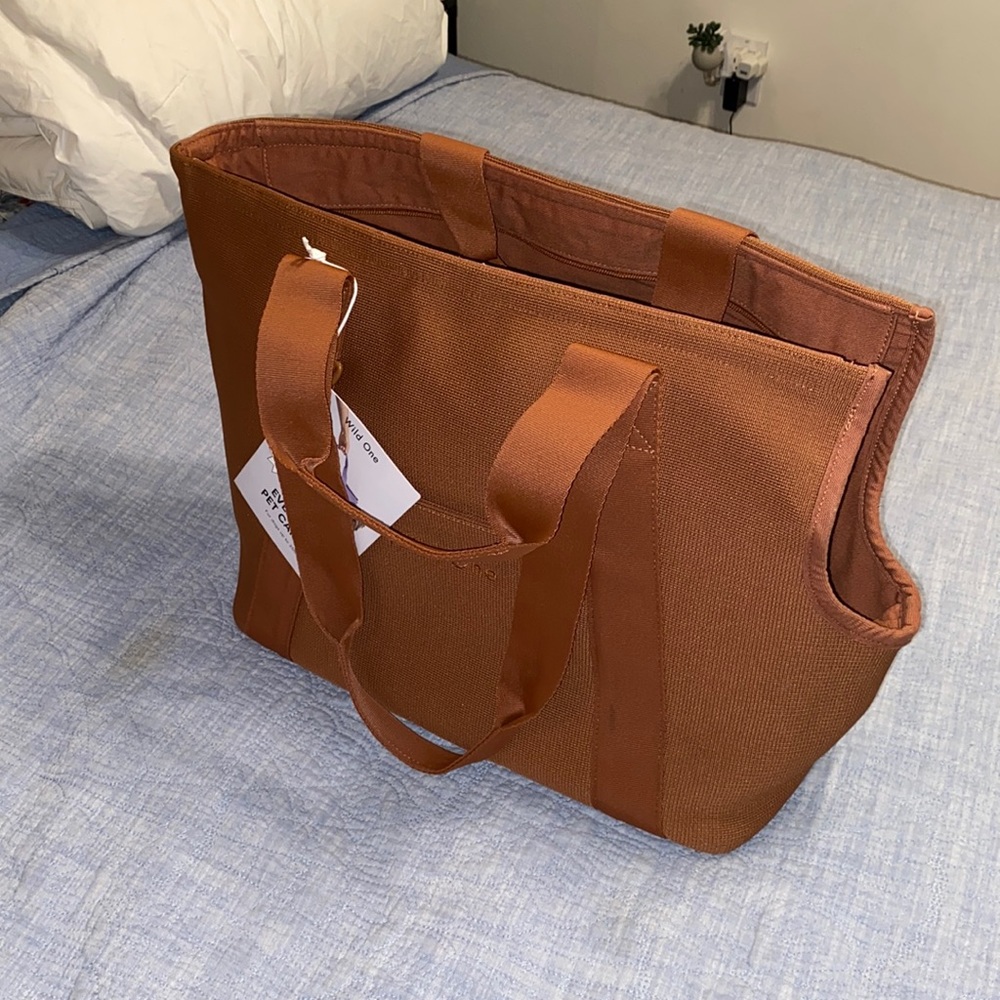NWT- pet carrier